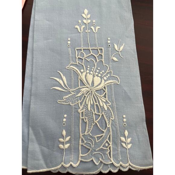VTG Floral Iris Embroidered Eyelet Tea Towels Pink Blue Linen Blend Spring - Picture 3 of 7